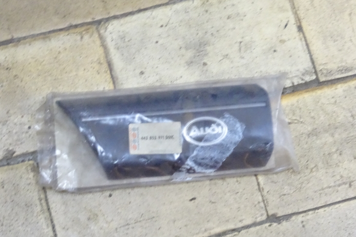 Sierlijst links op spatbord Audi 100