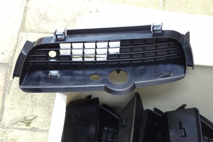 Grille in voorbumper rechts Vw Golf 3 / Vento