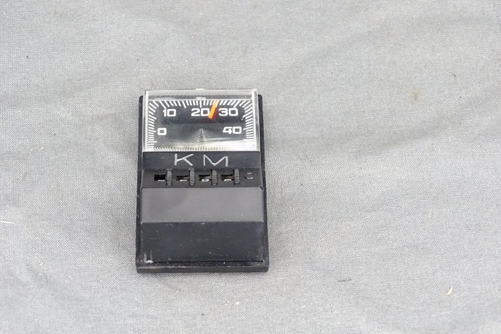 Kmdagteller met thermometer